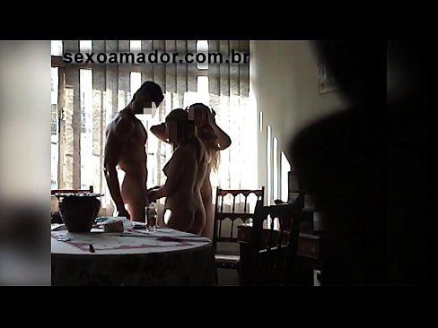 ❤️ Amigos sexuais convidam um homem gigante e uma ménage à trois com ele ❤❌ Porno doméstico em pt-br.villagesexvideos.ru