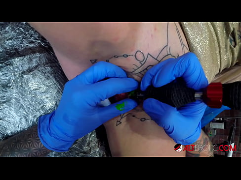 ❤️ Extremamente tatuada, a brasa Sully Savage fez uma tatuagem em seu clítoris ❤❌ Porno doméstico em pt-br.villagesexvideos.ru